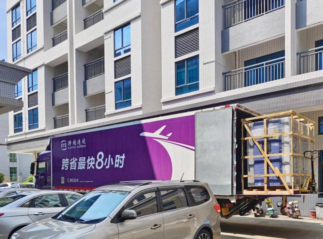 氙燈老化箱出貨.png